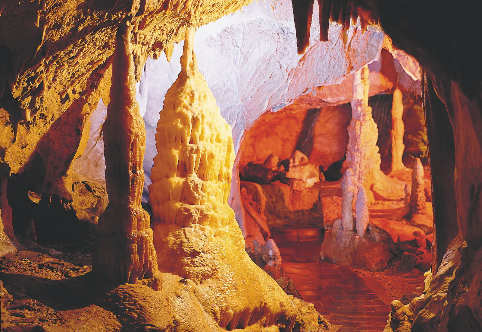 Atta Höhle